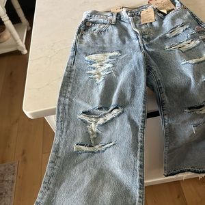 Levi’s straight rib cage distressed ankle